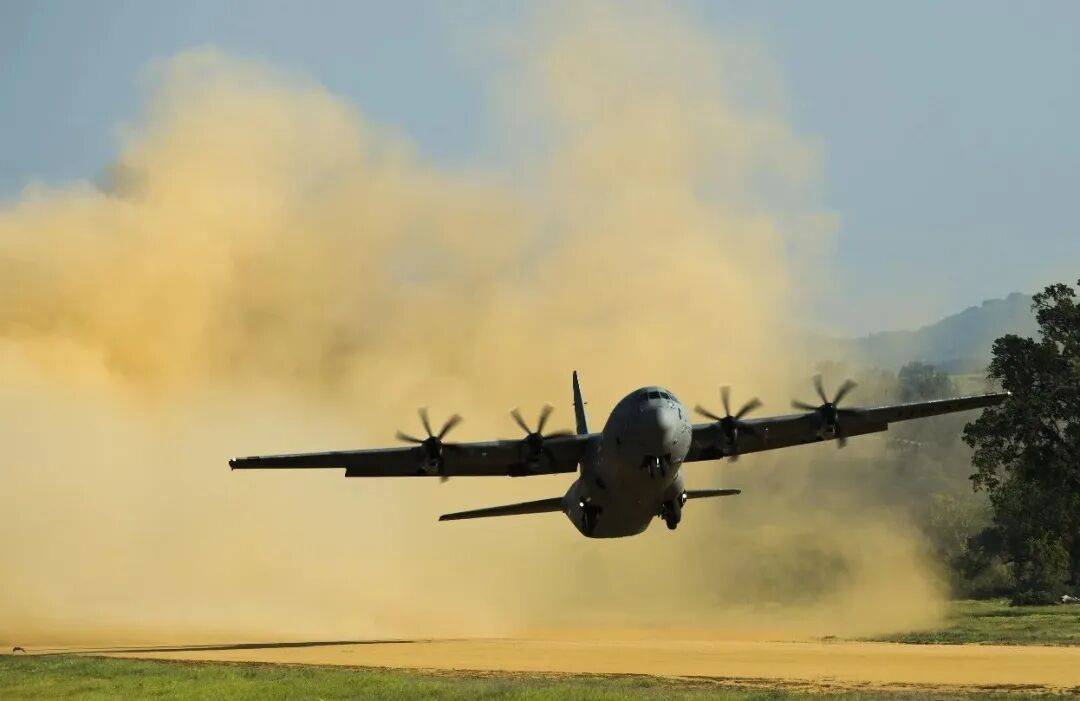 皇冠信用网会员开户申请_美军营救飞行员更多细节披露:在伊境内秘密修跑道皇冠信用网会员开户申请,特朗普放弃高尔夫看营救