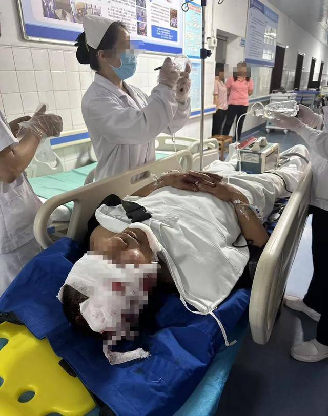 皇冠登3代理申请
_六旬男子骑车被越野车撞飞皇冠登3代理申请
，女儿发帖：肇事司机是退休法官