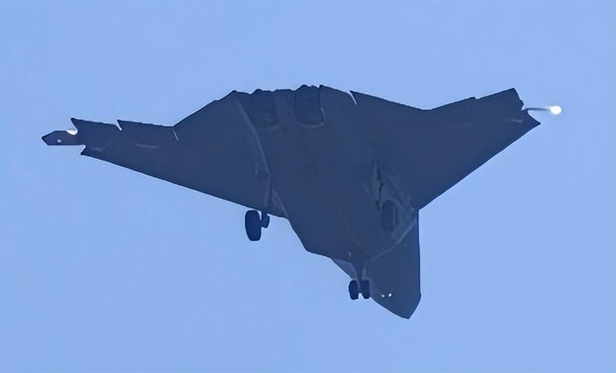 世界杯信用网如何注册_无空速管世界杯信用网如何注册，疑似第二架歼-50：美国精神胜利法，新六代机东亚决战