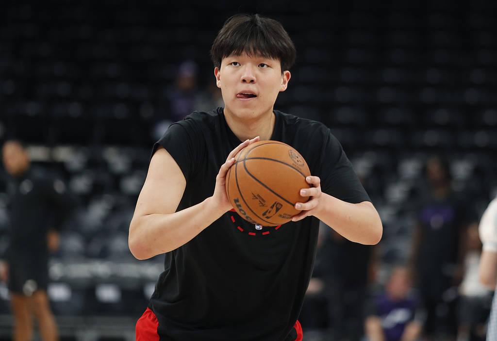 欧洲杯代理出租_杨瀚森2分0板2犯霍乐迪27+8 开拓者险胜爵士