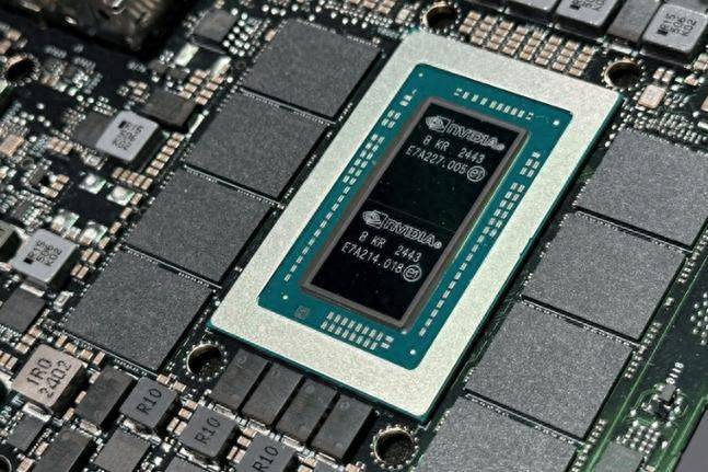 足球信用盘代理
_美方收紧芯片出口管制！特朗普下令足球信用盘代理
，不许向中国出售高端芯片，黄仁勋急电北京求救