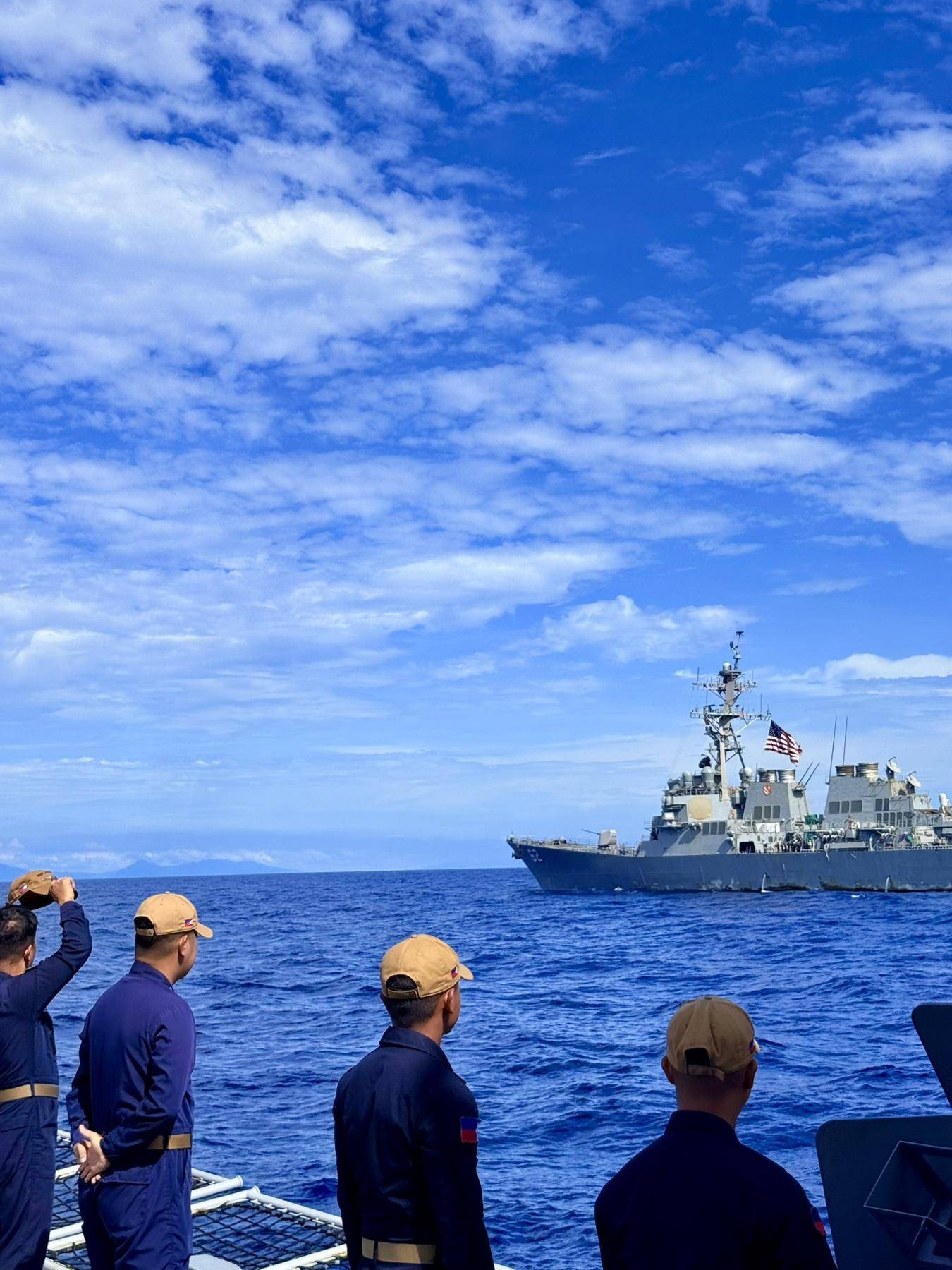 皇冠信用网怎么注册_美军再度遭遇耻辱时刻：中国海军6艘战舰包围皇冠信用网怎么注册，815舰插入南海演习