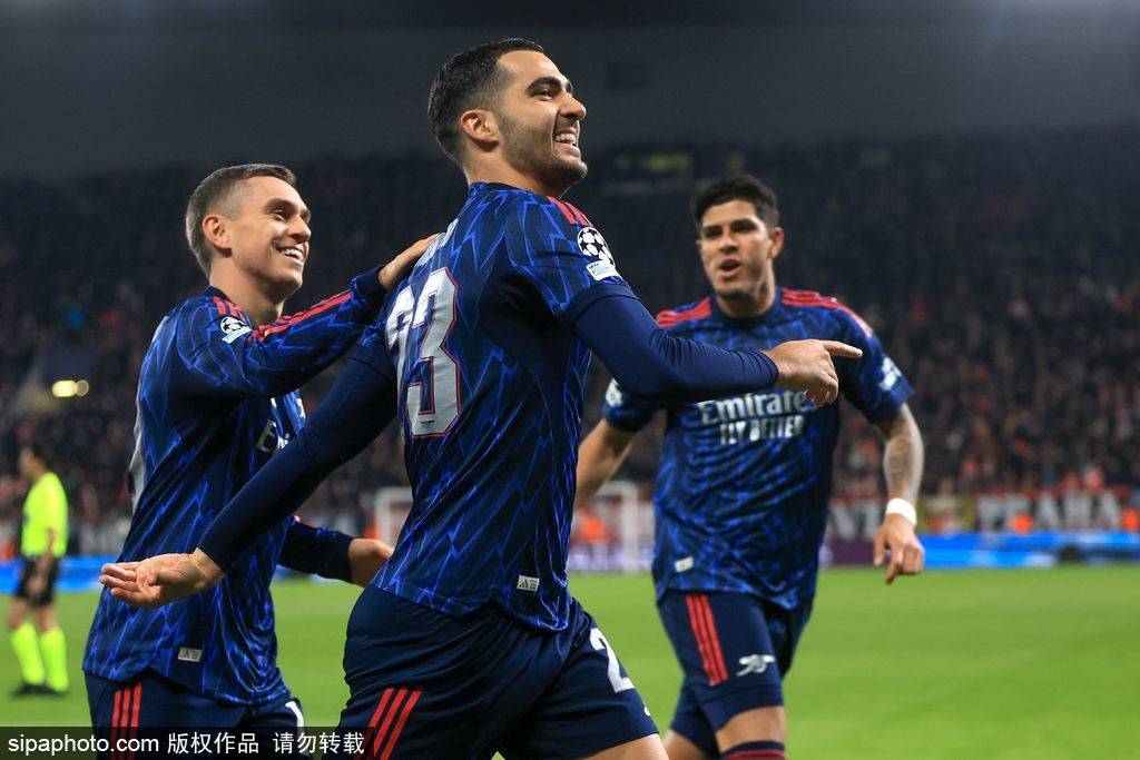 足球欧洲杯开户_观战台：热刺战曼联+曼城火拼利物浦 拜仁冲击17连胜