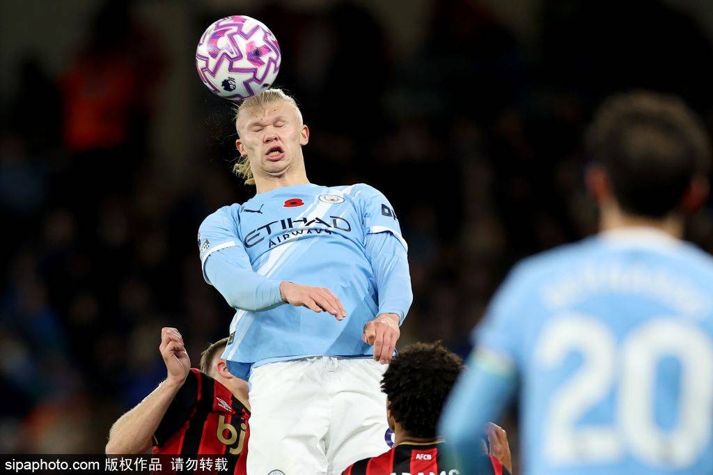 皇冠信用网登1_英超冠军之争：阿森纳与曼城的较量如同侏罗纪公园的巨兽低鸣