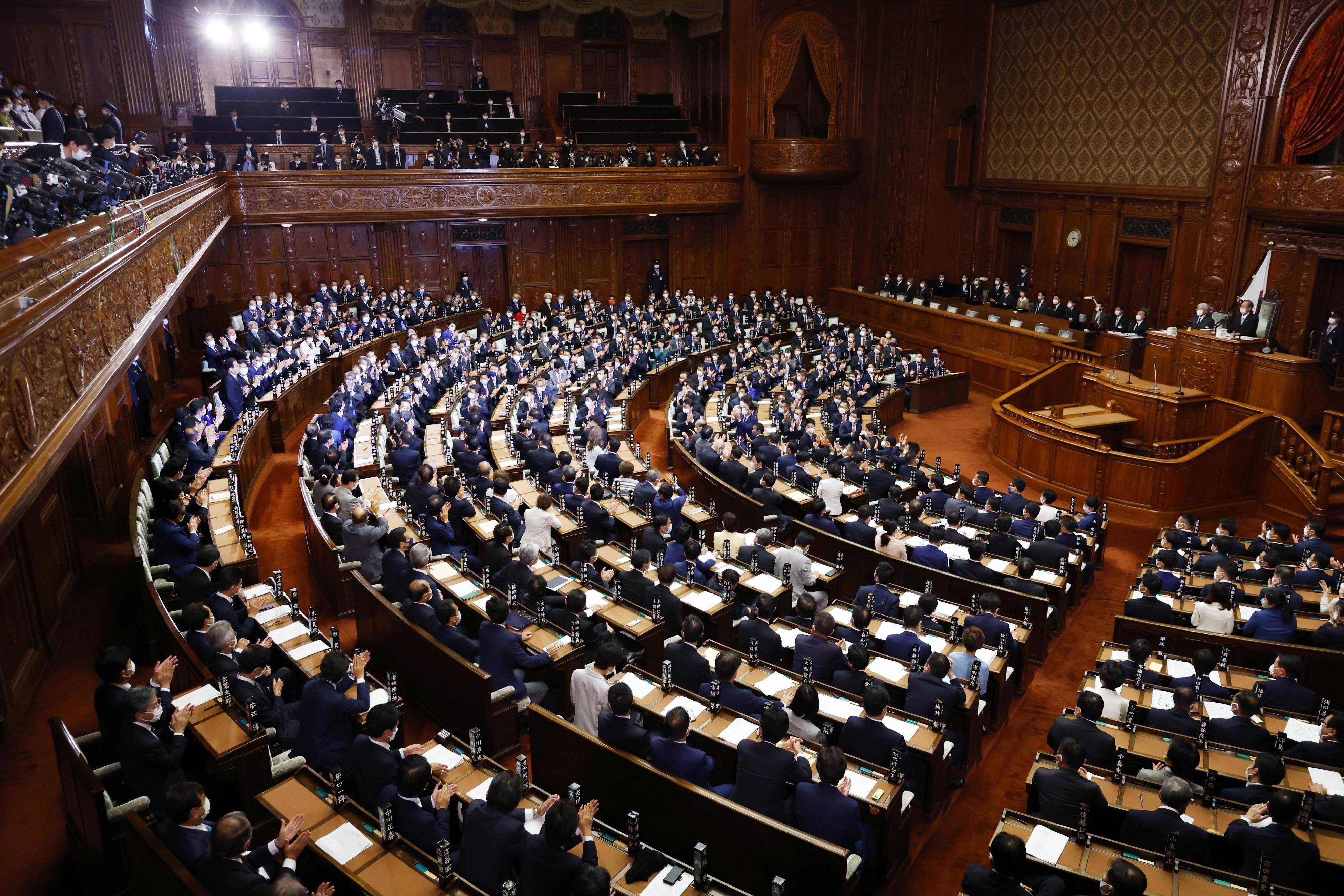 2026世界杯晋级_中国在黄海三天实弹演习2026世界杯晋级，外资紧急撤离出日本，日官员已抵华，高市早苗想体面认输？