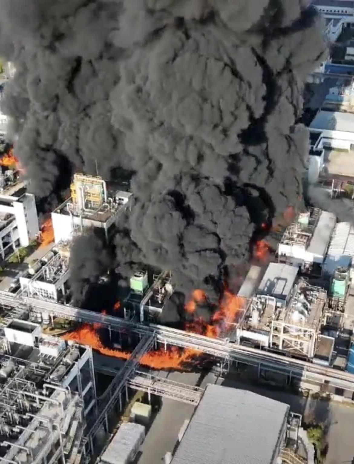 皇冠信用盘出租
_黄山市一化工园区工厂失火皇冠信用盘出租
，现场浓烟滚滚并伴随有爆炸声，当地紧急救援