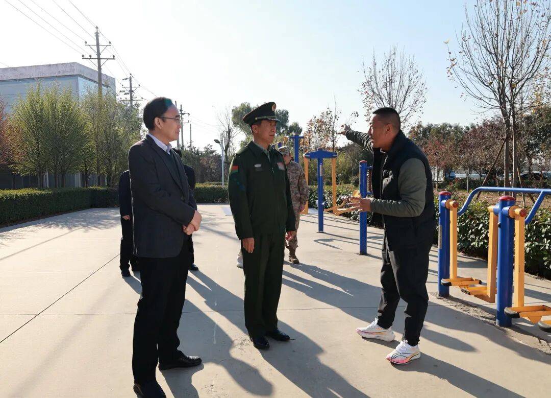 皇冠代理登录地址_市委常委、新乡军分区司令员王金龙到卫滨区调研