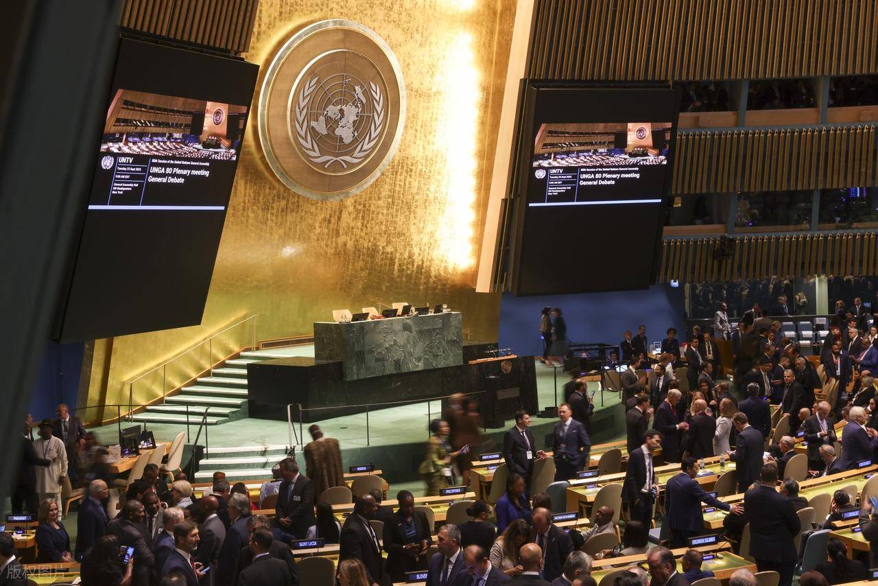 皇冠信用盘登2_泽连斯基遭党内“逼宫”后皇冠信用盘登2，没有了底气，也没有了权力，最坏结果是乌克兰被迫战败！