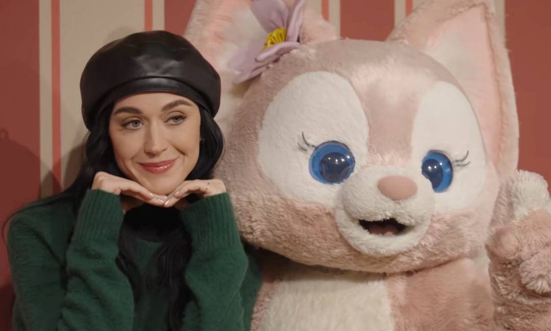 体育皇冠信用网_知名女歌手在上海迪士尼被偶遇体育皇冠信用网，见证求婚！“一时不知道谁更幸福”