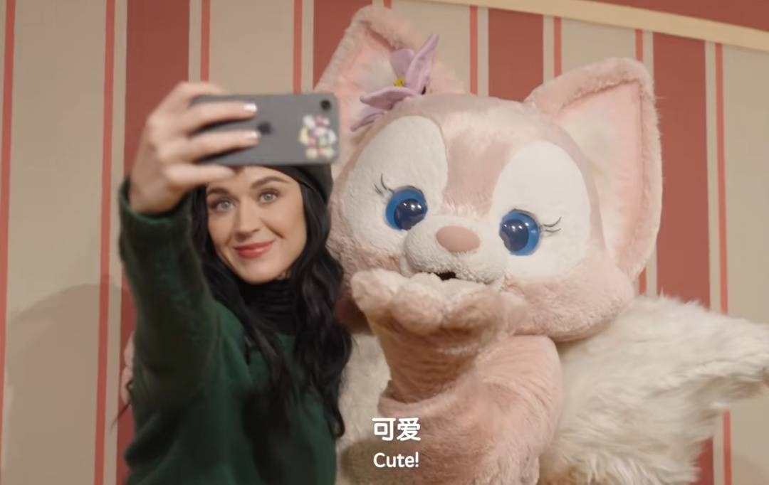 体育皇冠信用网_知名女歌手在上海迪士尼被偶遇体育皇冠信用网，见证求婚！“一时不知道谁更幸福”