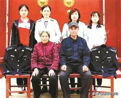 皇冠足球平台代理申请
_中国警察向昆明劫匪下跪皇冠足球平台代理申请
，这一跪，跪出多少人的眼泪