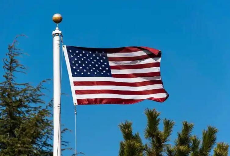 米德尔斯堡vs谢菲尔德联_新加坡总理黄循财表态：绝不让中国从这个国家多拿走一片芯片