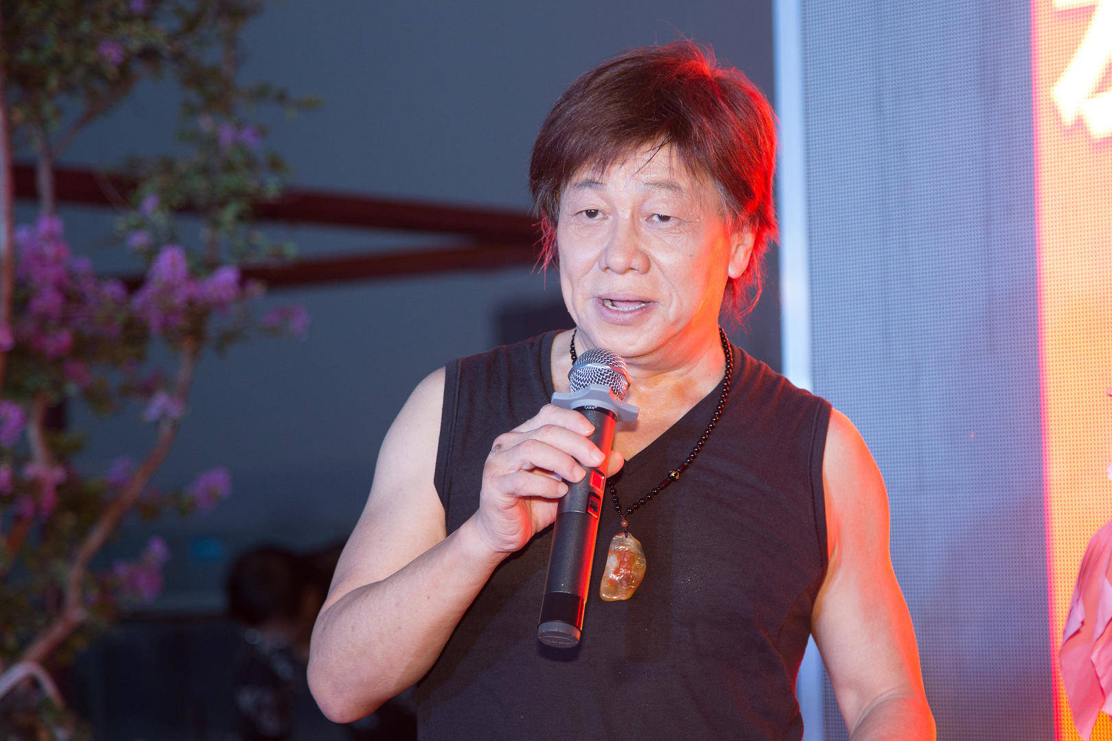 正版皇冠信用网_经纪人回应梁小龙去世原因：他不喝酒正版皇冠信用网，不是睡梦中心梗