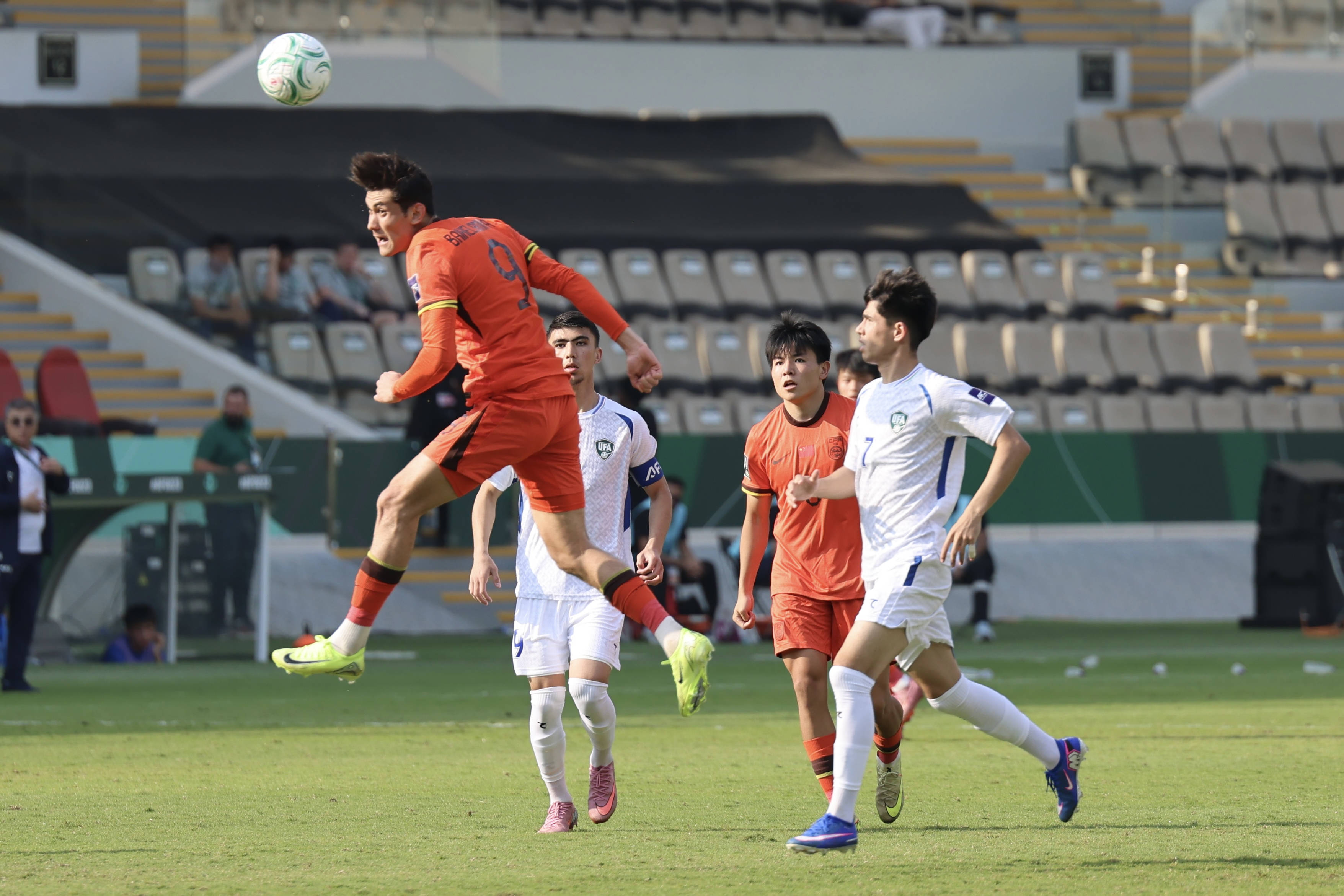 U23亚洲杯决赛中国vs日本_亚足联：越南后卫范理德对拜合拉木暴力行为 停赛3场罚1000美元