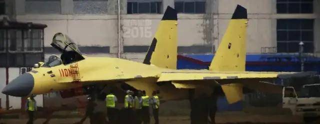 皇冠信用网去哪里弄_三代同堂皇冠信用网去哪里弄！央视首次出现歼-11、歼-11BS、歼-11BG同框画面