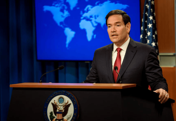 皇冠信用网会员开户_美下届总统已无悬念?对华态度更强硬皇冠信用网会员开户,万斯或决定“急流勇退”?