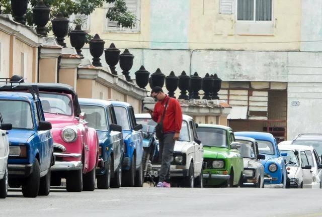 皇冠信用网登2代理_中国送粮俄罗斯送油皇冠信用网登2代理,大批记者登船,特朗普清楚:想啃下古巴不容易