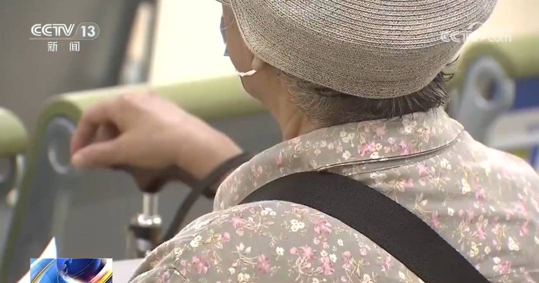 皇冠足球管理平台出租_全是演员！事发上海闹市区皇冠足球管理平台出租，网友怒了：无法无天，这是上海好嘛