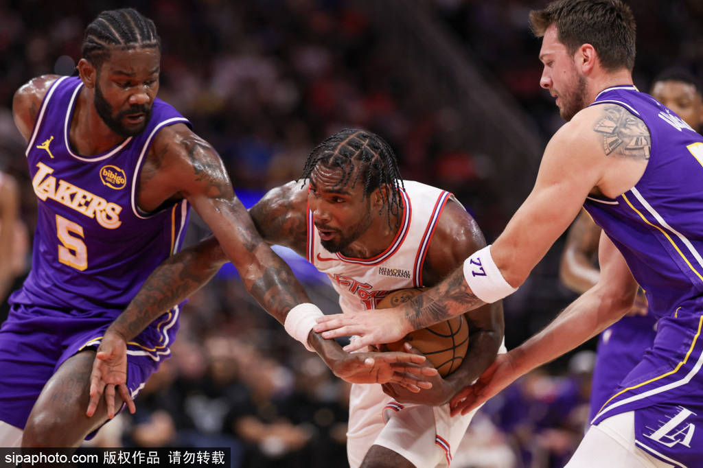 皇冠如何代理_勒布朗-詹姆斯向湖人队发出警告：火箭队的真正威胁远不止凯文-杜兰特